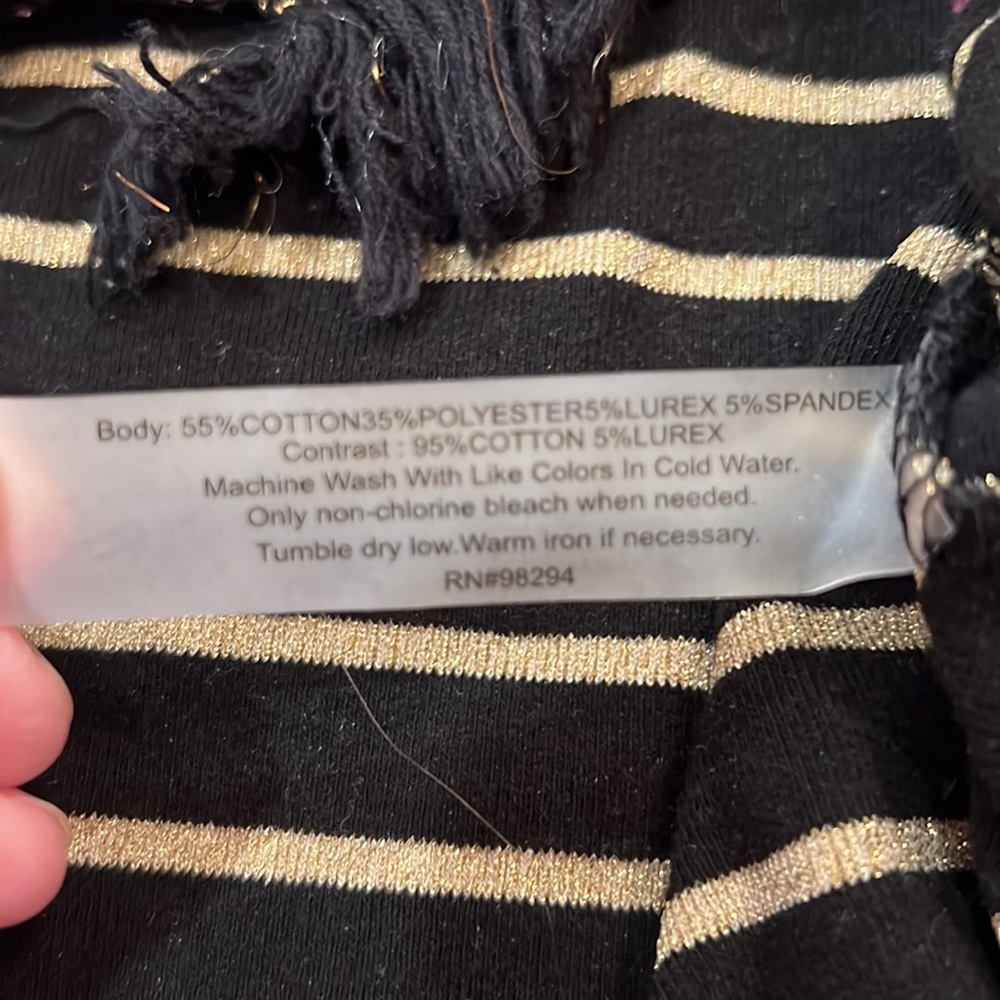 Onque Casual Black/Gold Top - Picture 5 of 5